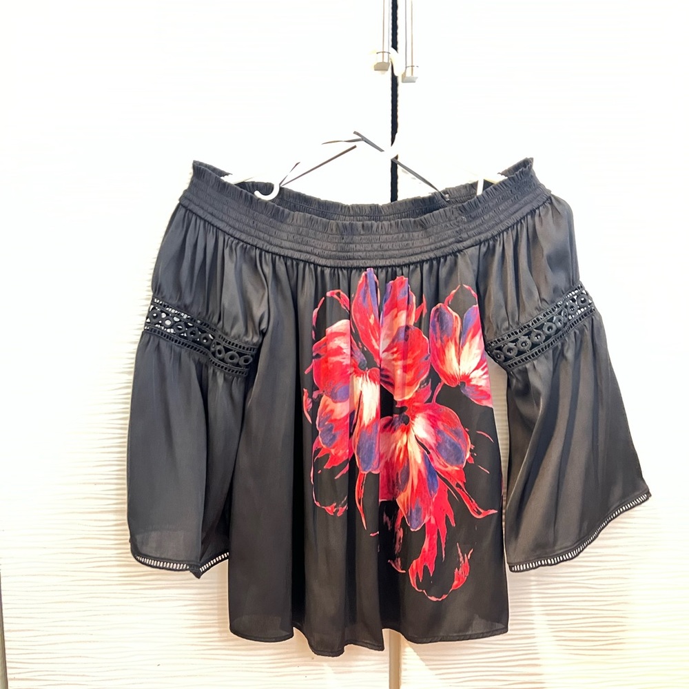 Puffy sleeves top